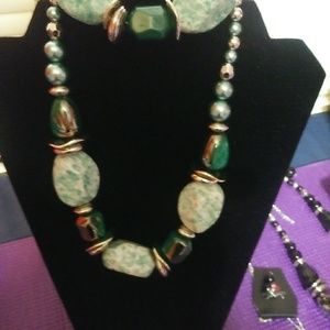 Green and Marble evening necklace with braclet